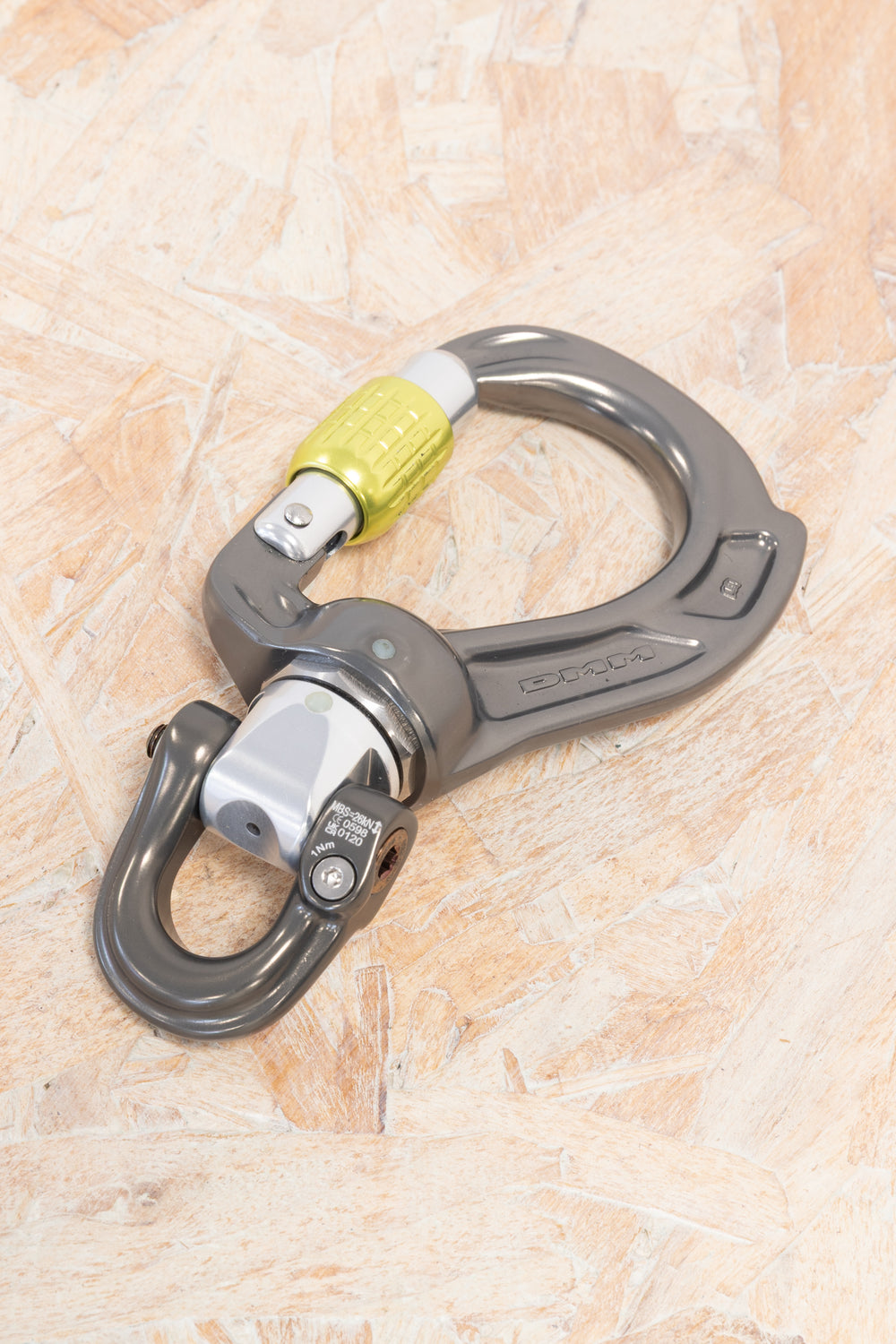 DMM - Director Swivel Boss D