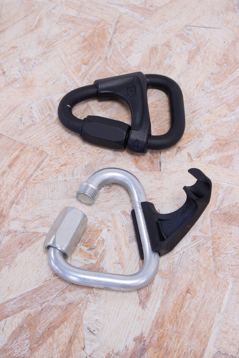 Petzl - Delta Maillon with Captive Bar