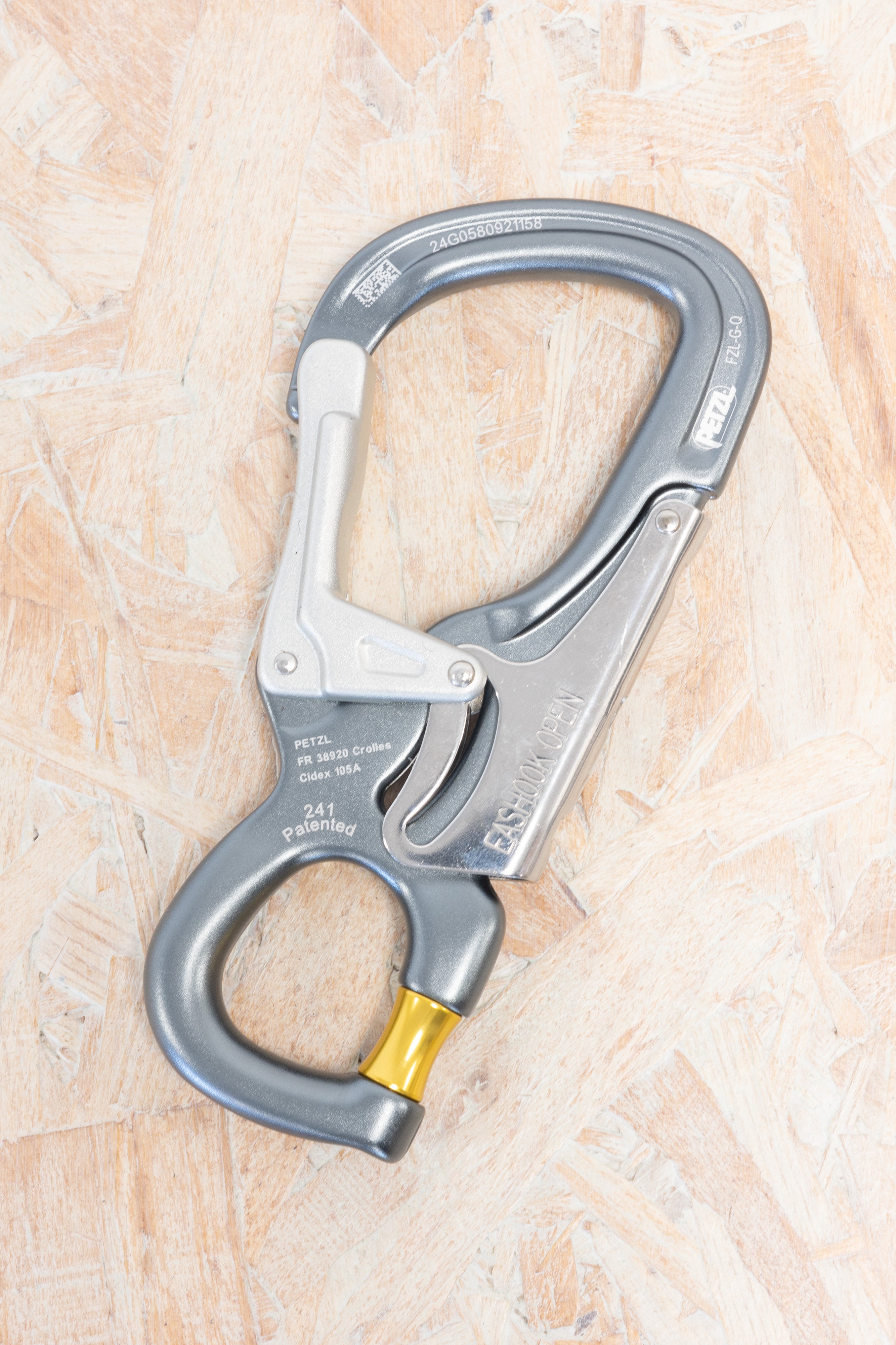 Petzl - Eashook Open – Rope Access Equip