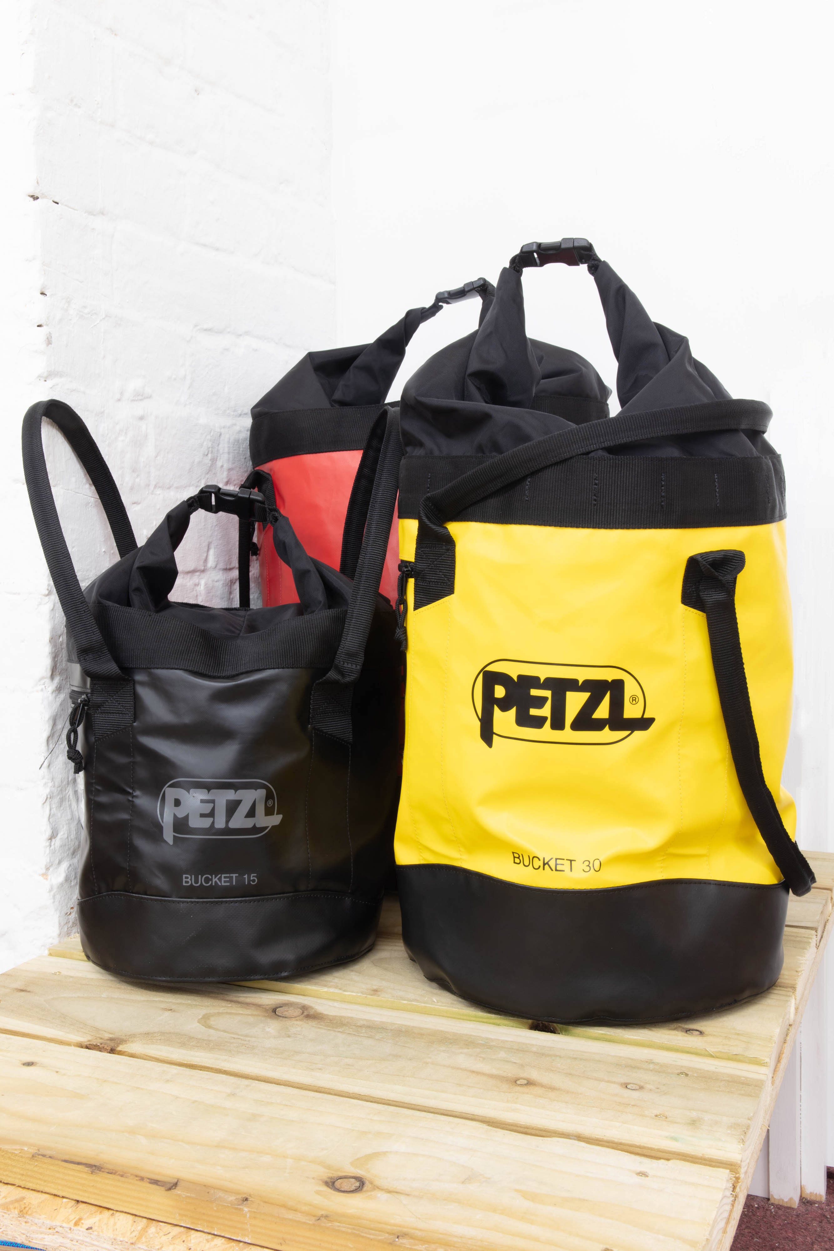 PETZL Petzl, Bucket Fabric Pack, Yellow/Black, 45 