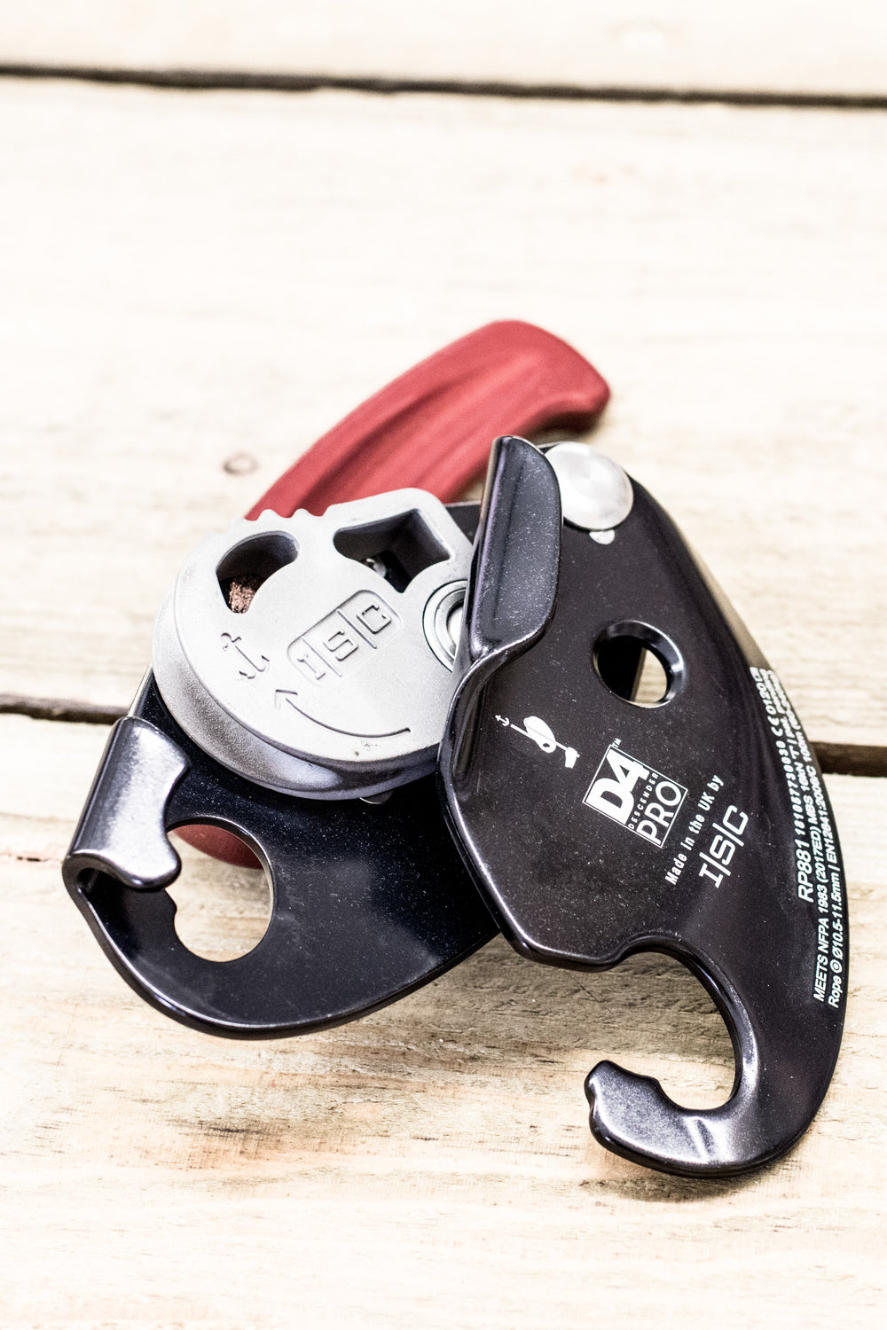 ISC - D4 PRO – Rope Access Equip