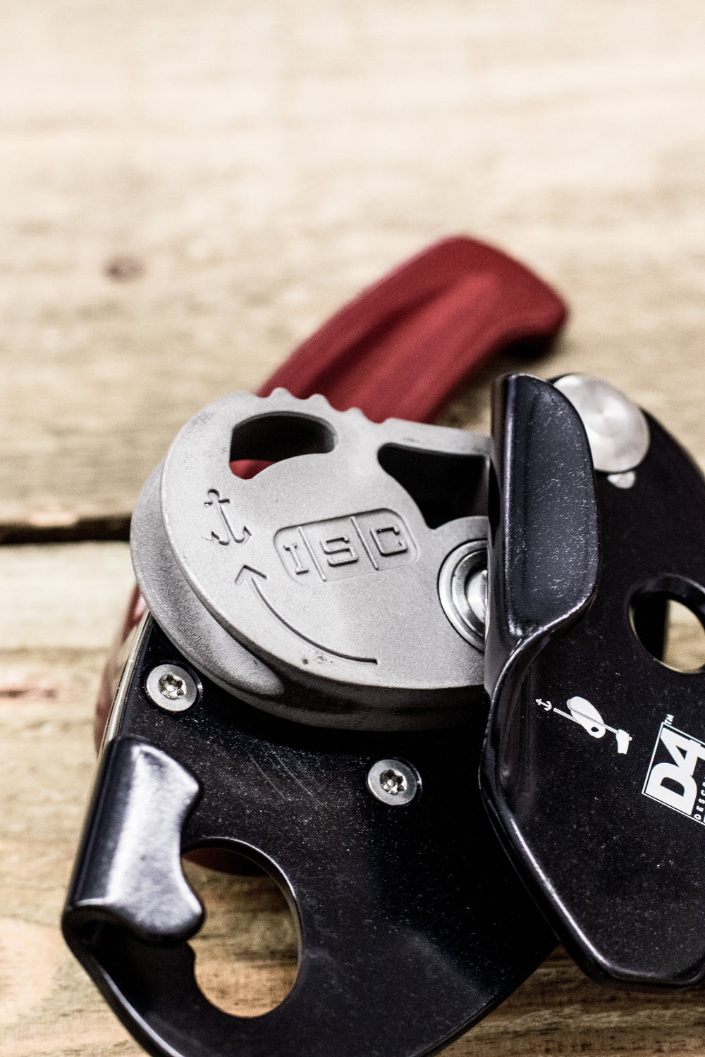 ISC - D4 PRO – Rope Access Equip