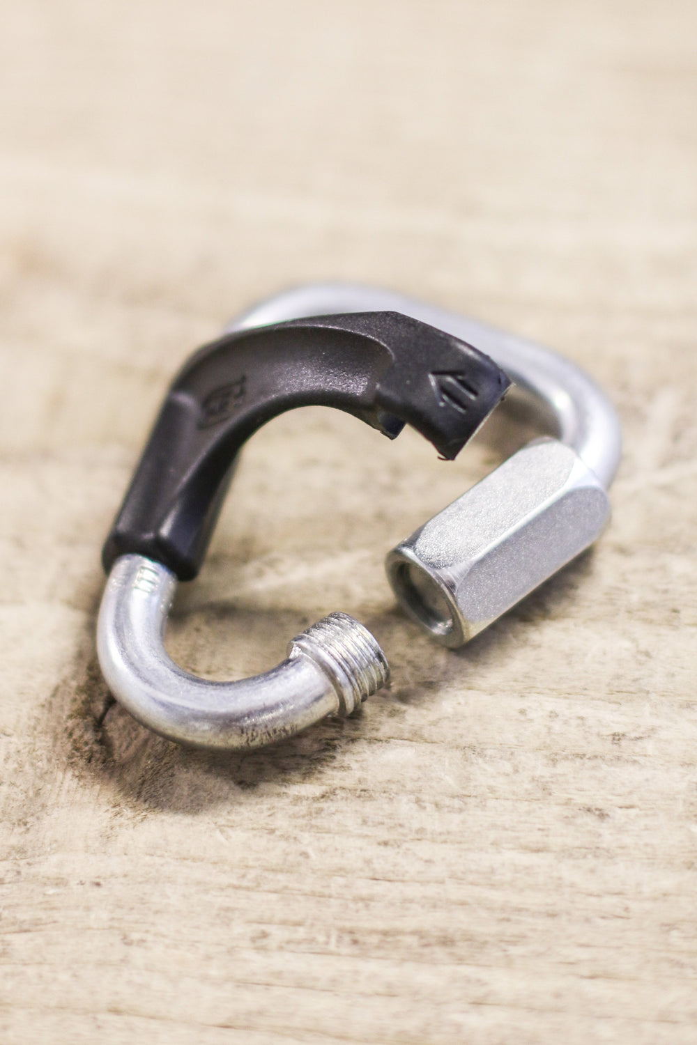 Petzl - Delta Maillon with Captive Bar
