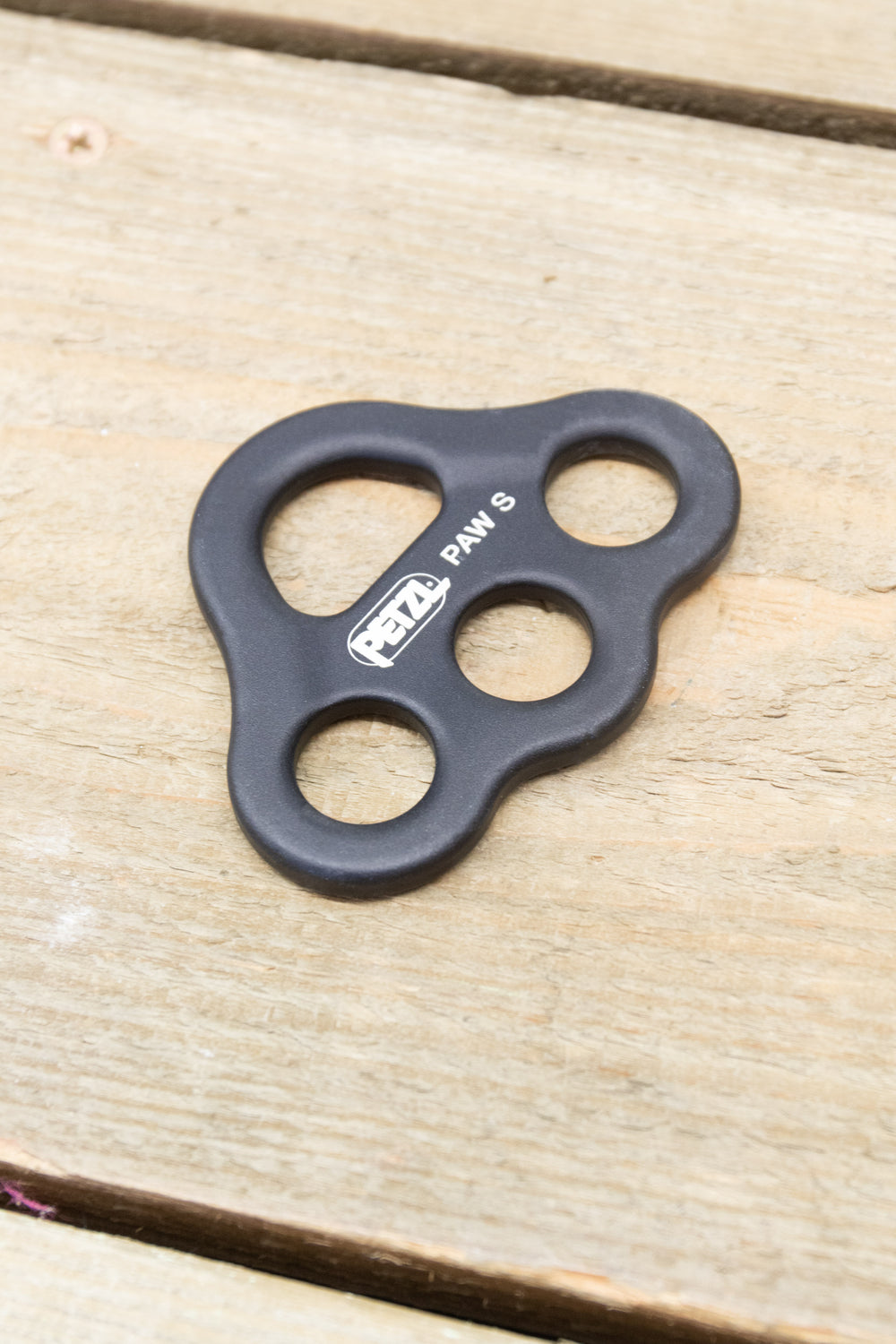 Placa multianclajes Paw S de Petzl Placa multianclajes Paw S de Petzl